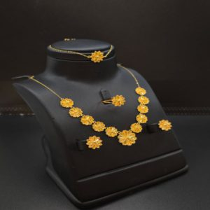 طقم النجمه فاخر عيار21.وزن.14.24جرام