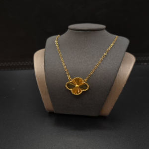 عقد فانكليف فاخر عيار21.وزن.3.5جرام