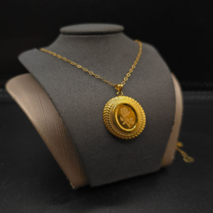 عقد فاخر عيار21.وزن.2.8جرام